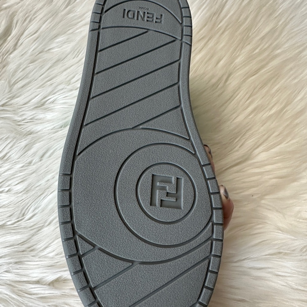 Fendi Match
Turquoise nylon high-tops - Picture 8 of 11